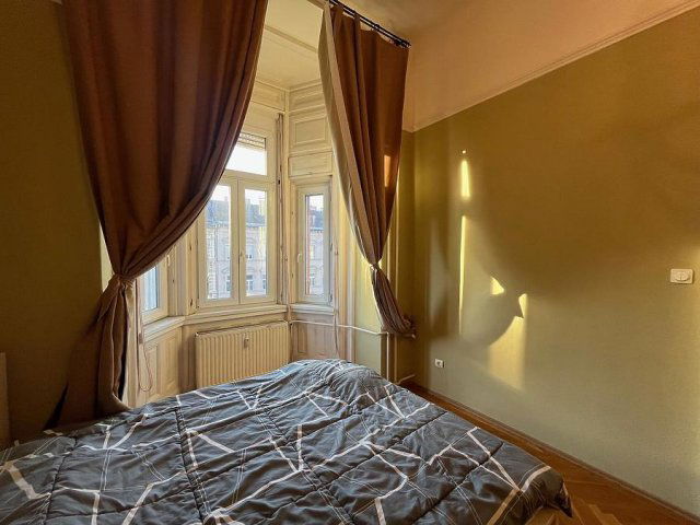 Eladó téglalakás, Budapesten, IX. kerületben, Ferenc körúton