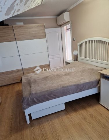 Eladó családi ház, Mendén 125 M Ft, 6 szobás