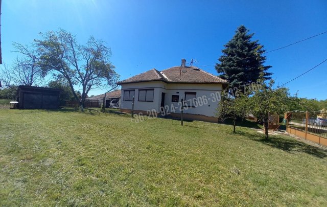 Eladó családi ház, Berekfürdőn, Arany János utcában 27.5 M Ft