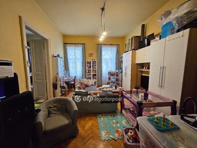 Eladó téglalakás, Budapesten, VI. kerületben 89.9 M Ft