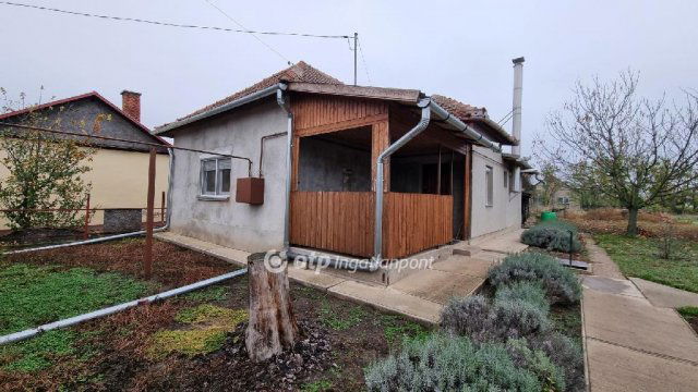 Eladó családi ház, Kabán 34.9 M Ft, 1+1 szobás