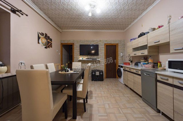 Eladó családi ház, Érsekvadkerten 21.9 M Ft, 2 szobás