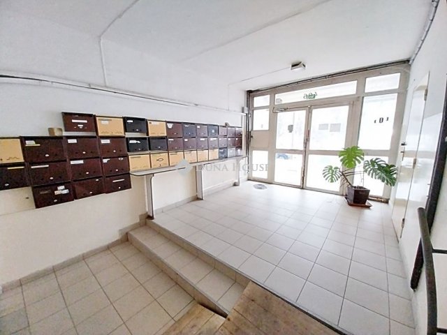Eladó panellakás, Tatabányán 36.5 M Ft, 3 szobás