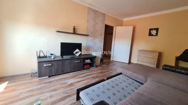 Kiadó panellakás, albérlet, Pécsett 170 E Ft / hó, 2 szobás