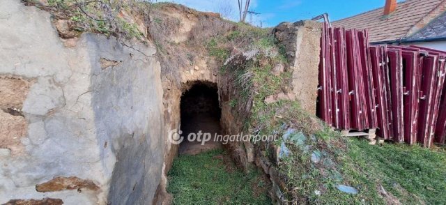 Eladó családi ház, Sukorón 57.5 M Ft, 3 szobás