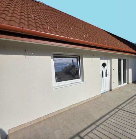 Eladó ikerház, Besnyőn 52.9 M Ft, 3 szobás