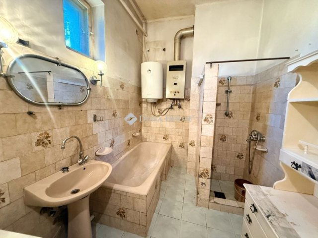 Eladó családi ház, Sárbogárdon 34.9 M Ft, 3 szobás