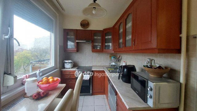 Eladó panellakás, Budapesten, XV. kerületben 72 M Ft, 3 szobás