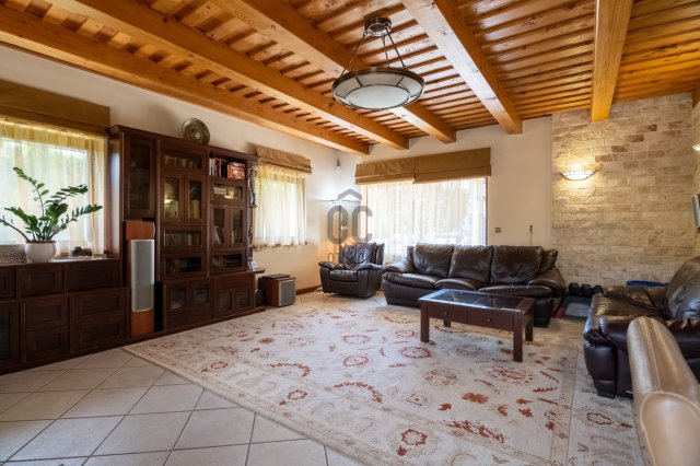 Eladó családi ház, Diósdon 279 M Ft, 5 szobás