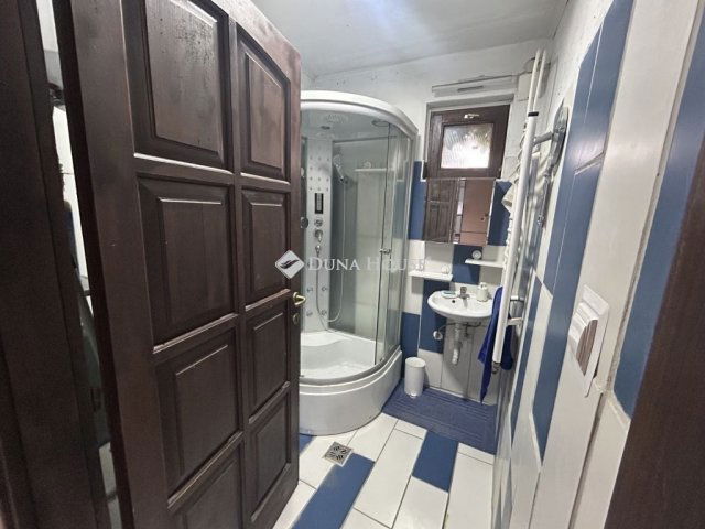 Eladó családi ház, Székesfehérvárott 77.5 M Ft, 6 szobás