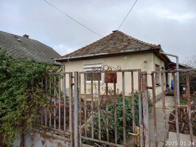Eladó családi ház, Mezőberényben, Szarvasi úton 3.3 M Ft