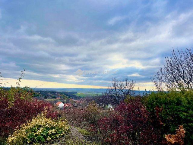 Eladó családi ház, Csókakőn, Nagysalló utcában 89.5 M Ft