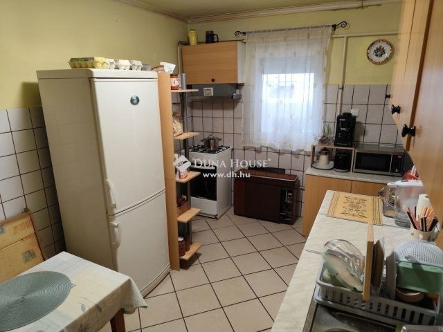 Eladó családi ház, Budapesten, XV. kerületben 49 M Ft, 4 szobás