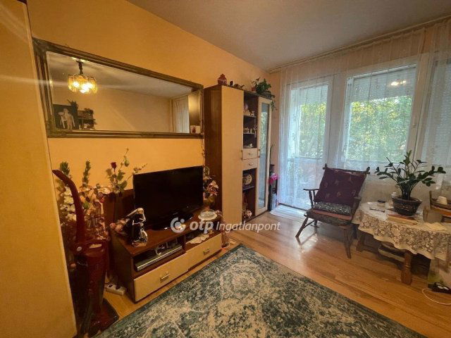 Eladó panellakás, Székesfehérvárott 52 M Ft, 2 szobás