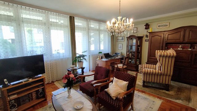 Eladó családi ház, Békéscsabán 75.5 M Ft, 6+2 szobás