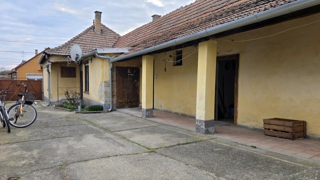 Eladó családi ház, Nagybaracskán 12 M Ft, 3 szobás