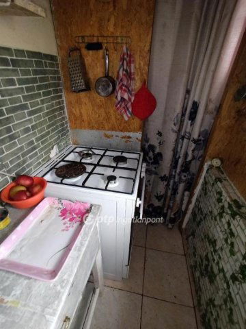 Eladó ikerház, Pécsett 8 M Ft, 2 szobás / költözzbe.hu