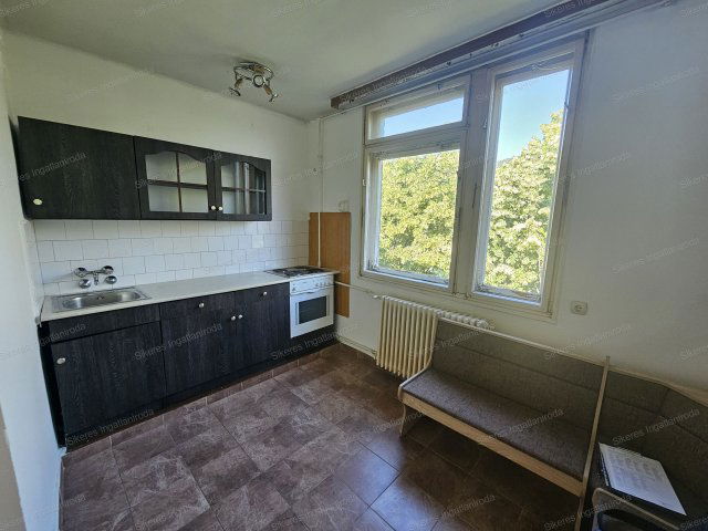 Eladó téglalakás, Tatabányán, Kós Károly utcában 35 M Ft