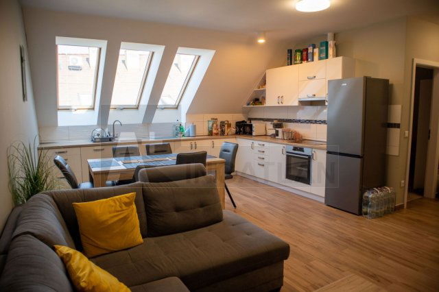 Kiadó téglalakás, albérlet, Szegeden 360 E Ft / hó, 4 szobás