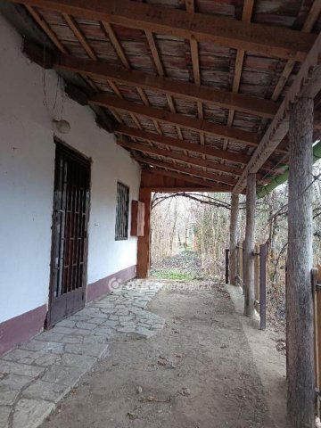 Eladó családi ház, Sárándon 7.5 M Ft, 1 szobás