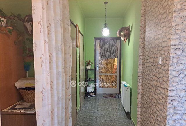 Eladó családi ház, Bicskén 99 M Ft, 3 szobás