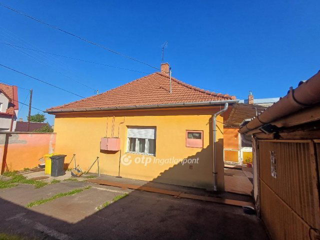 Eladó családi ház, Egerben 94.9 M Ft, 5+1 szobás