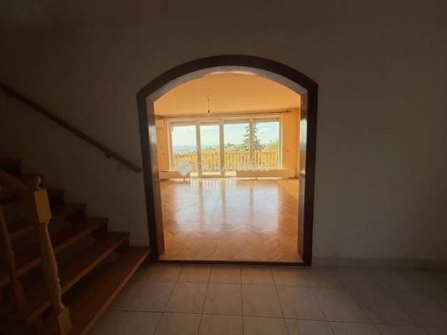 Eladó ikerház, Pécsett 99 M Ft, 4 szobás / költözzbe.hu