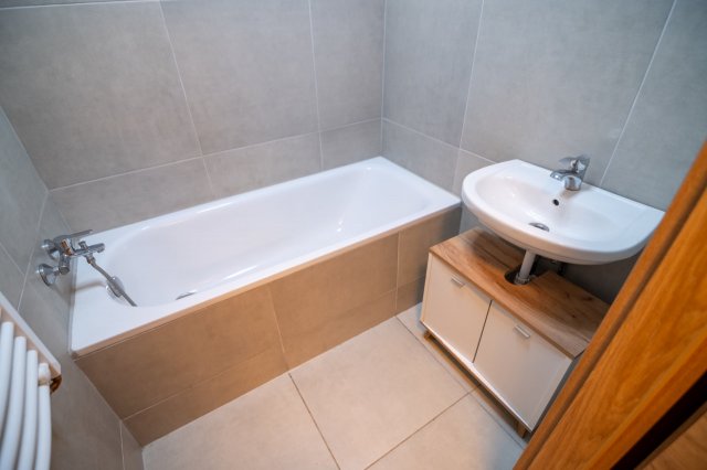 Eladó panellakás, Budapesten, III. kerületben 73 M Ft, 3 szobás