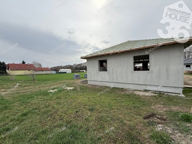 Eladó családi ház, Kecskeméten 75.9 M Ft, 3 szobás