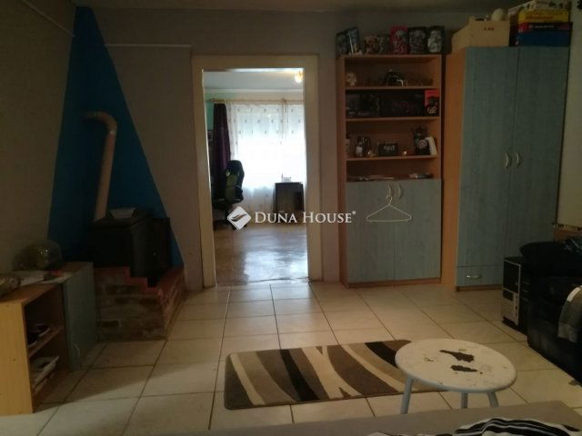 Eladó családi ház, Pécsett 46.9 M Ft, 3 szobás