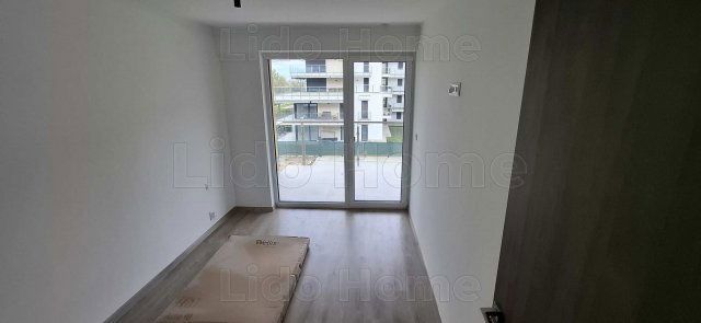 Eladó téglalakás, Siófokon 112.25 M Ft, 8 szobás