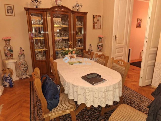 Eladó téglalakás, Sárváron 38 M Ft, 5 szobás