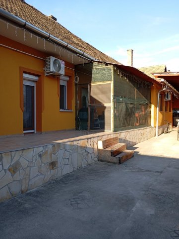 Eladó családi ház, Bátaszéken 64.9 M Ft, 5 szobás