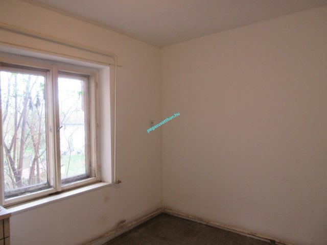 Eladó ikerház, Kazincbarcikán 15.5 M Ft, 2 szobás