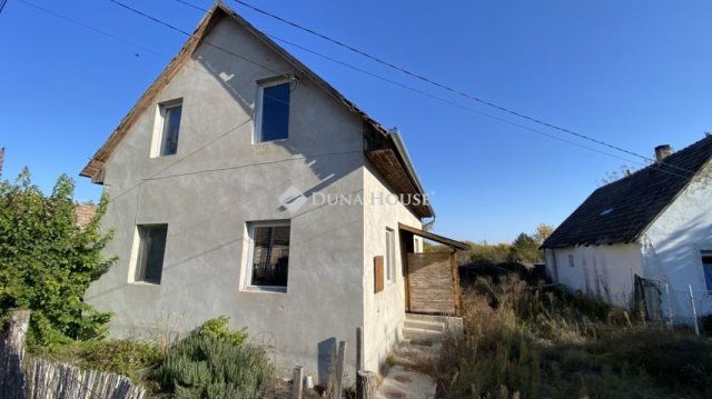 Eladó családi ház, Tápióbicskén 18 M Ft, 7 szobás