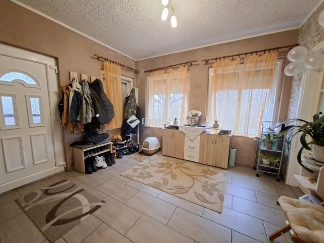 Eladó családi ház, Sülysápon 52.5 M Ft, 3 szobás
