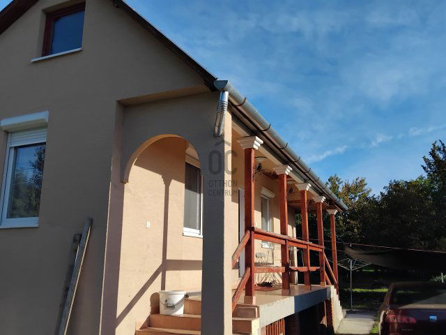 Eladó családi ház, Csörögön 59.5 M Ft, 2 szobás