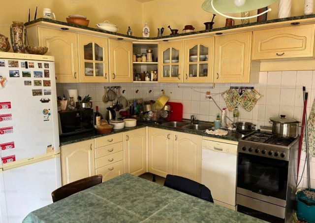 Eladó családi ház, Nyírbátorban 65 M Ft, 3 szobás