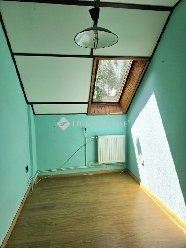 Eladó téglalakás, Pécsett 64.9 M Ft, 4 szobás