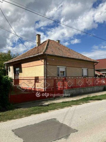 Eladó családi ház, Hosszúpályin 38.7 M Ft, 2 szobás