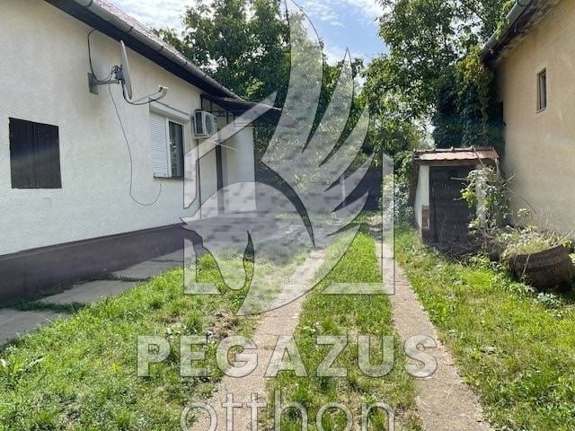 Eladó családi ház, Tiszaigaron 18 M Ft, 4 szobás