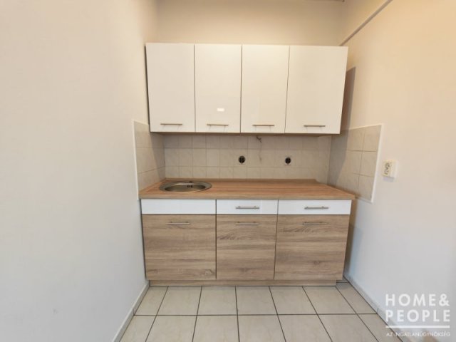 Eladó iroda, Szegeden 67.999 M Ft, 3 szobás / költözzbe.hu