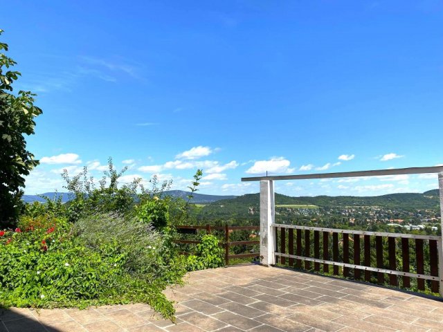 Eladó családi ház, Budapesten, II. kerületben 275 M Ft, 8 szobás