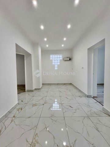 Eladó családi ház, Újszászon 19.9 M Ft, 4 szobás