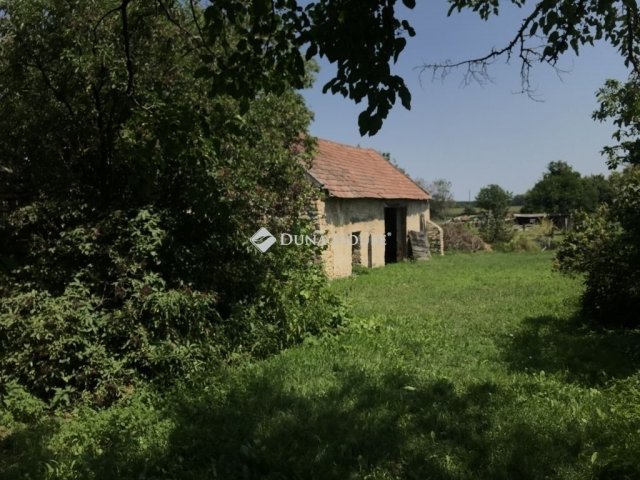 Eladó családi ház, Mencshelyen 99 M Ft, 3 szobás