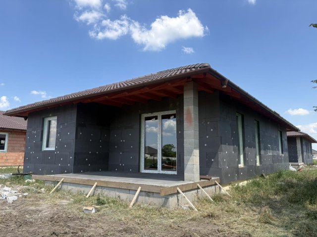 Eladó családi ház, Kiskunlacházán 84.15 M Ft, 5 szobás