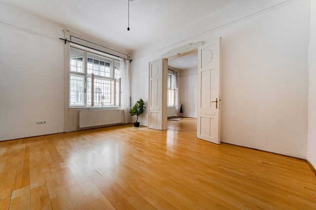 Eladó téglalakás, Budapesten, VI. kerületben, Eötvös utcában