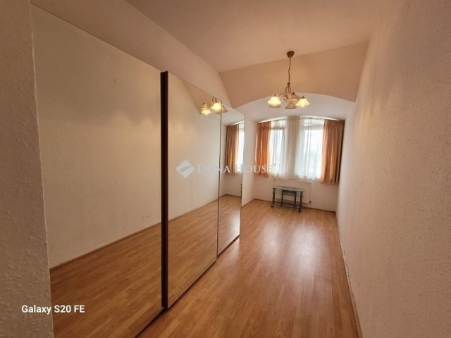 Eladó téglalakás, Vecsésen 74.9 M Ft, 4 szobás