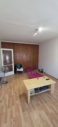 Eladó panellakás, Dunaújvárosban 23.8 M Ft, 1 szobás