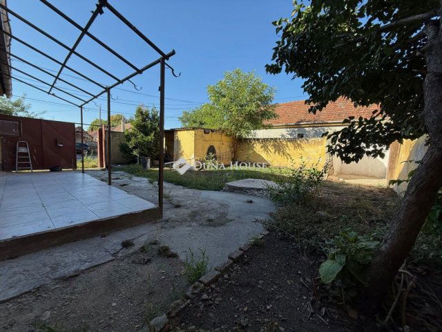 Eladó családi ház, Kecskeméten 27.9 M Ft, 2 szobás